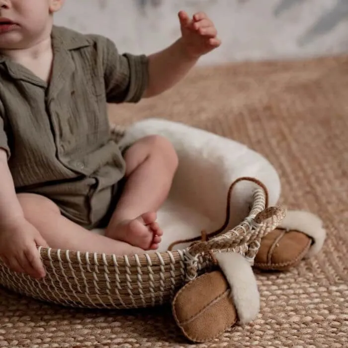 Baa Baby Sheepskin Puddy Mittens on String (Chestnut)