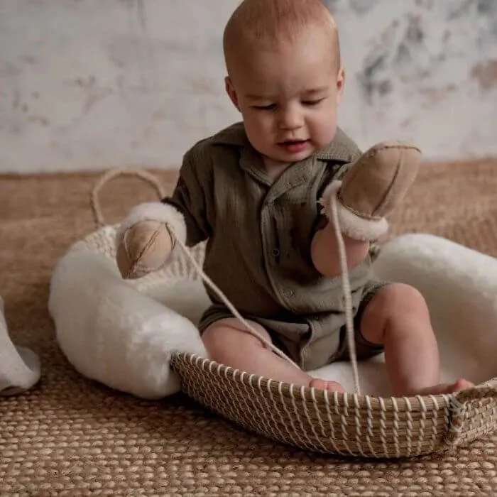 Baa Baby Sheepskin Puddy Mittens on String (Chestnut)