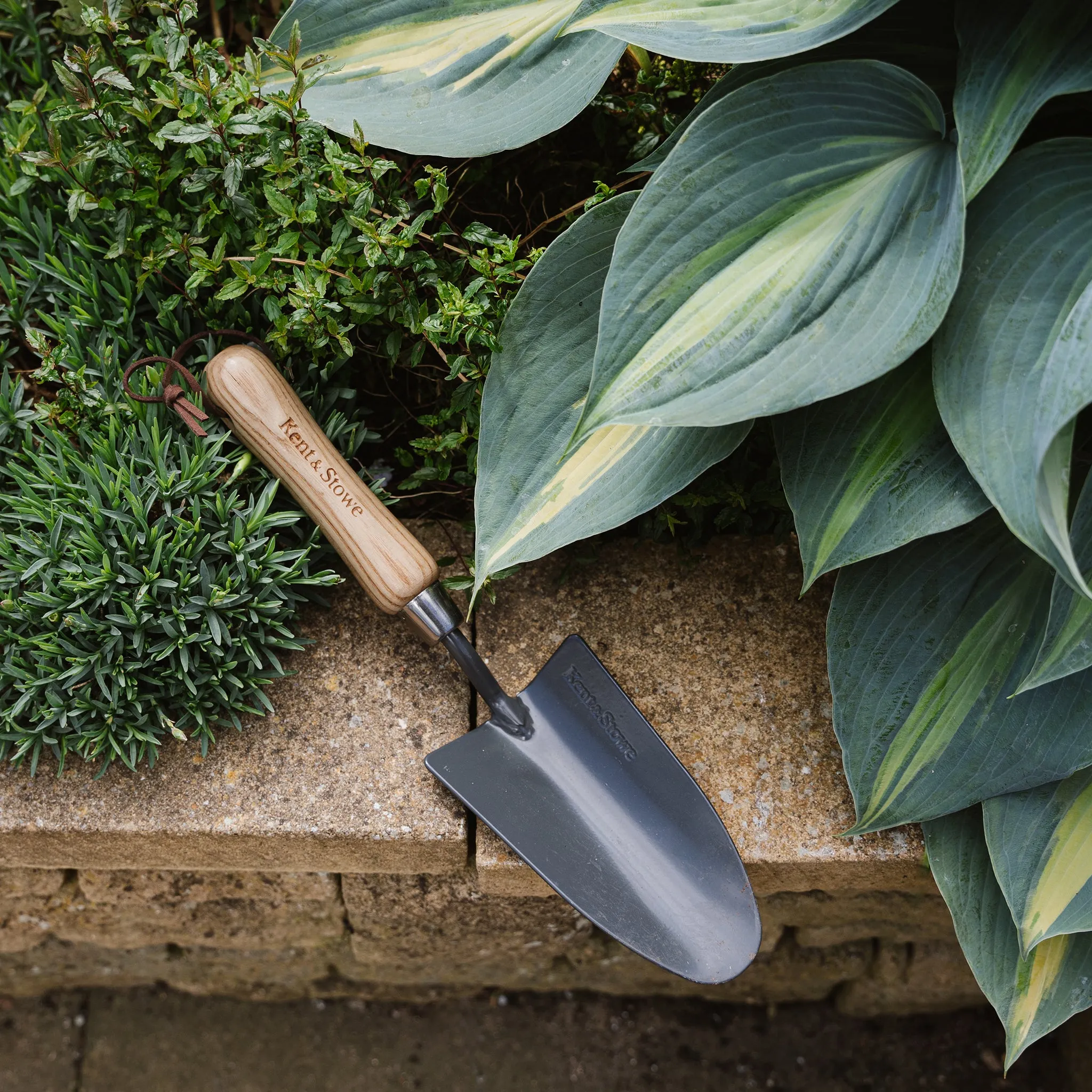 Kent & Stowe Carbon Steel Hand Trowel