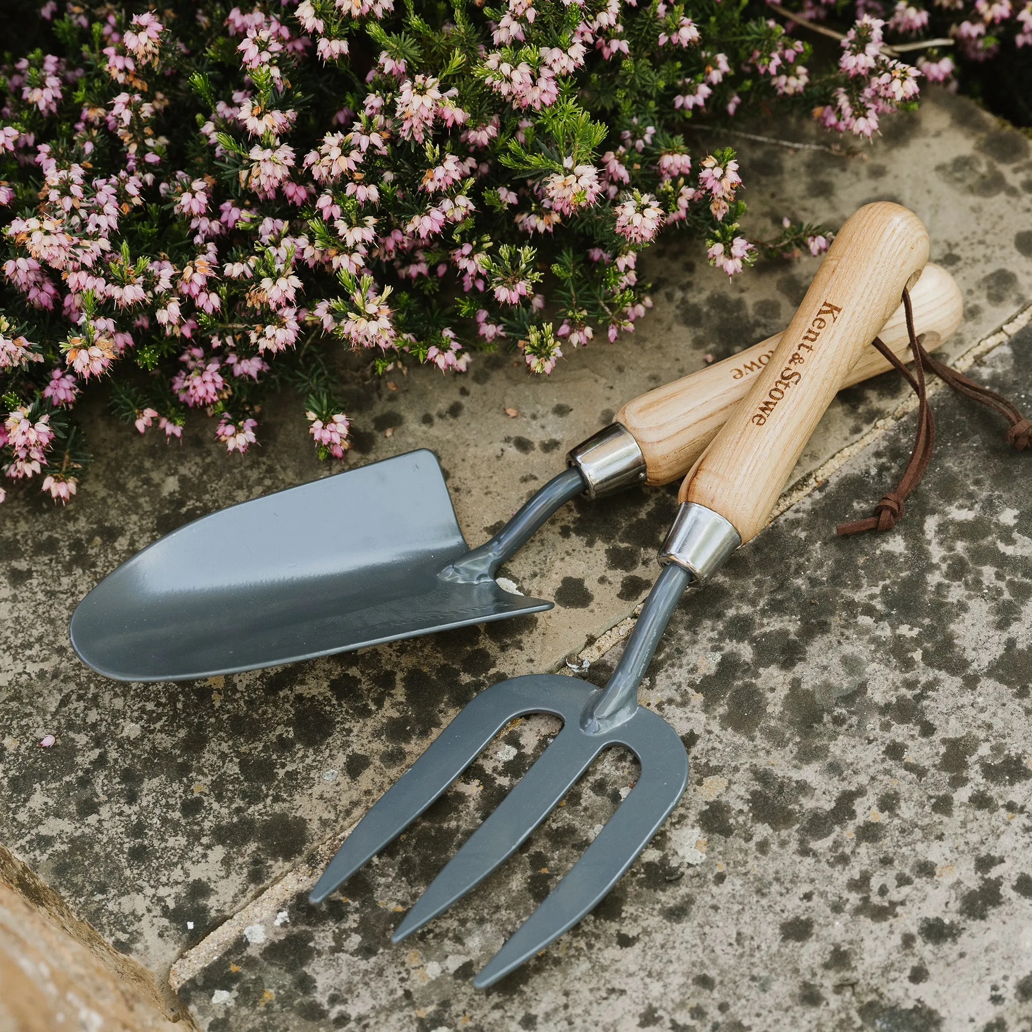 Kent & Stowe Carbon Steel Hand Trowel