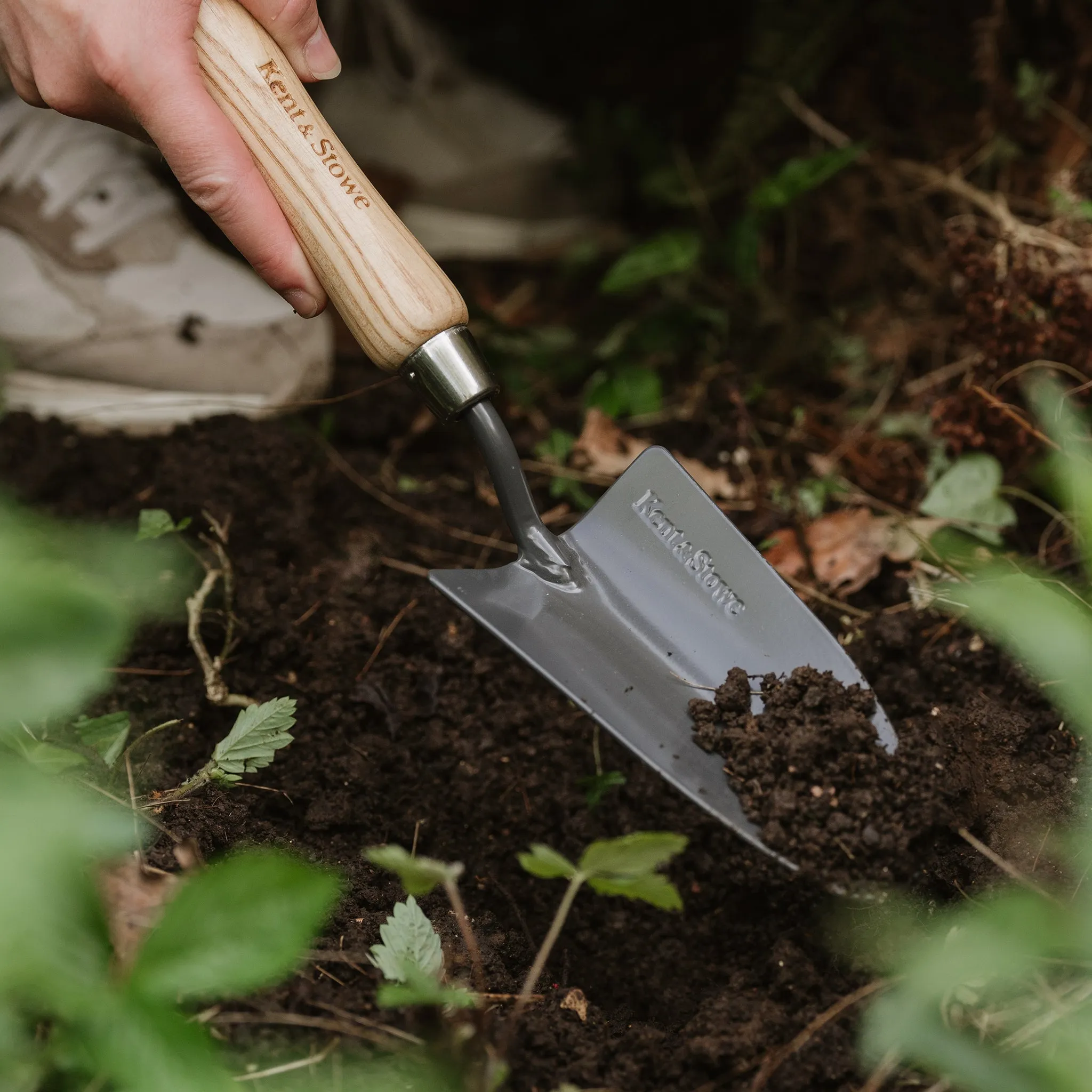 Kent & Stowe Carbon Steel Hand Trowel