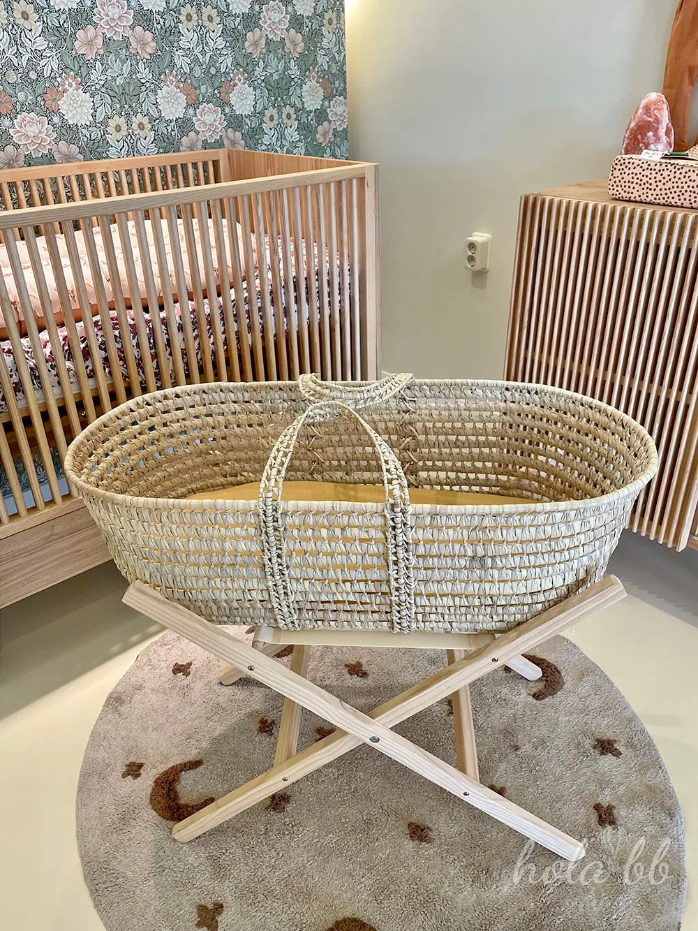 Natural palm leaf moses basket plus mattress