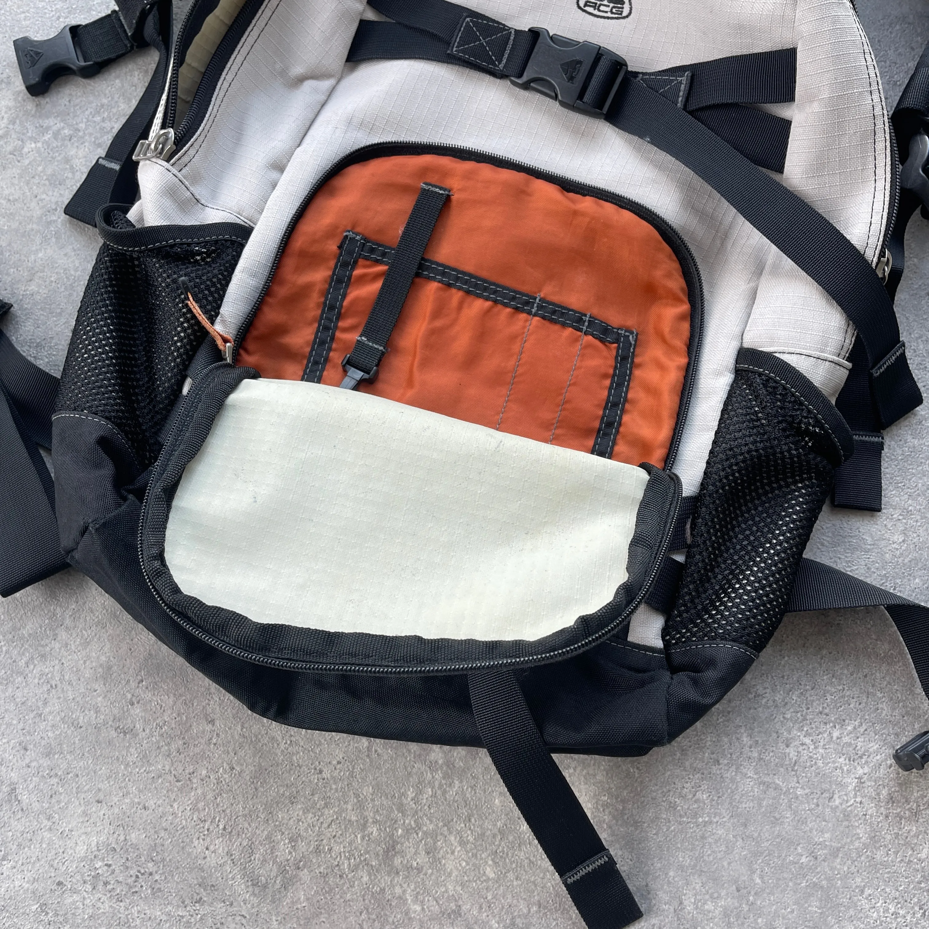 Nike ACG 1990s technical 40L backpack (19”x15”x12”)